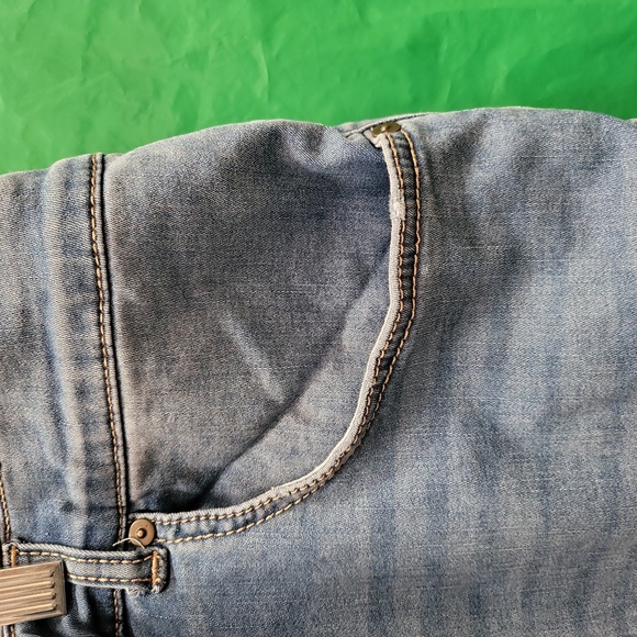 Jeans - Picture 9 of 9